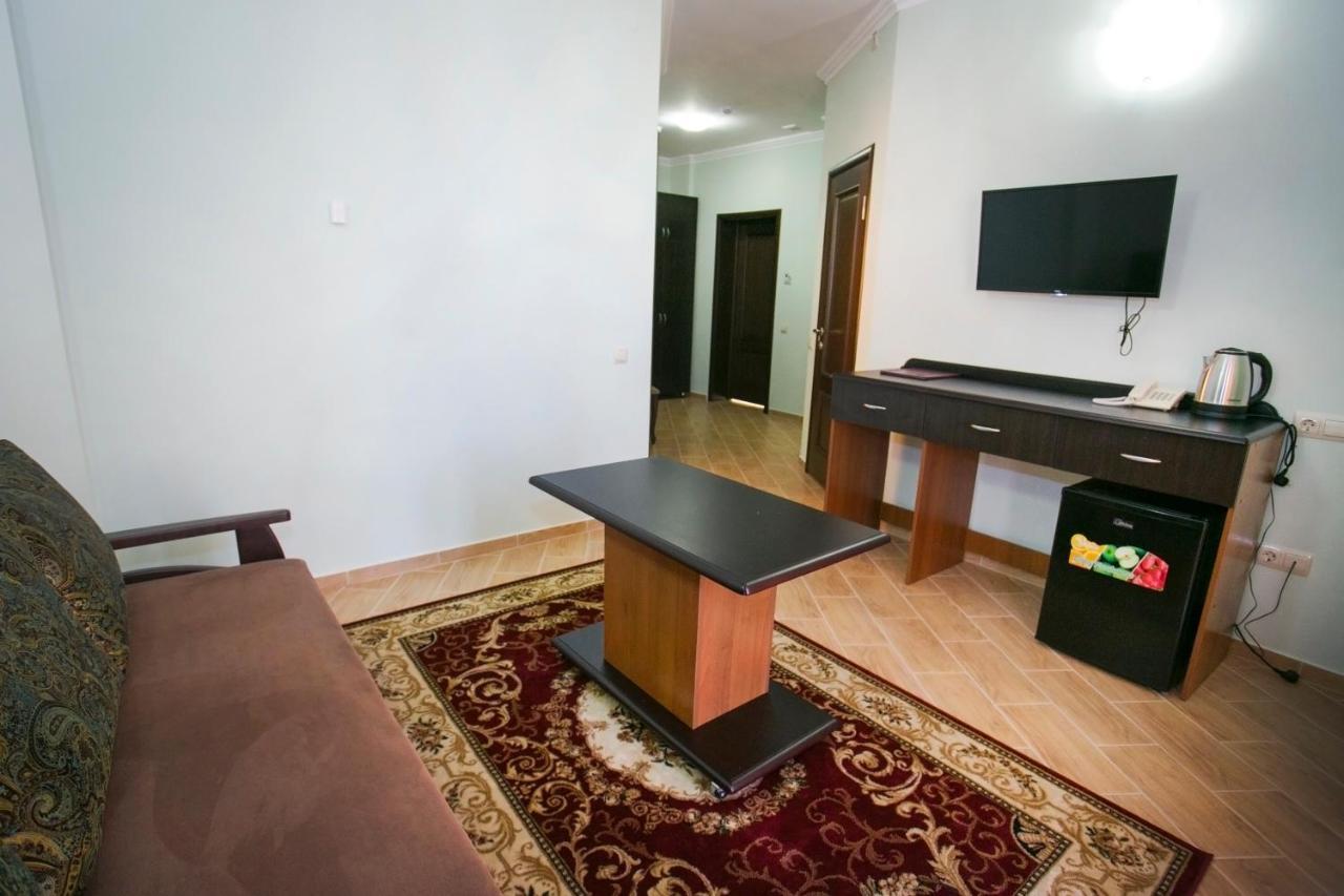 سوخومي Hotel Acra المظهر الخارجي الصورة