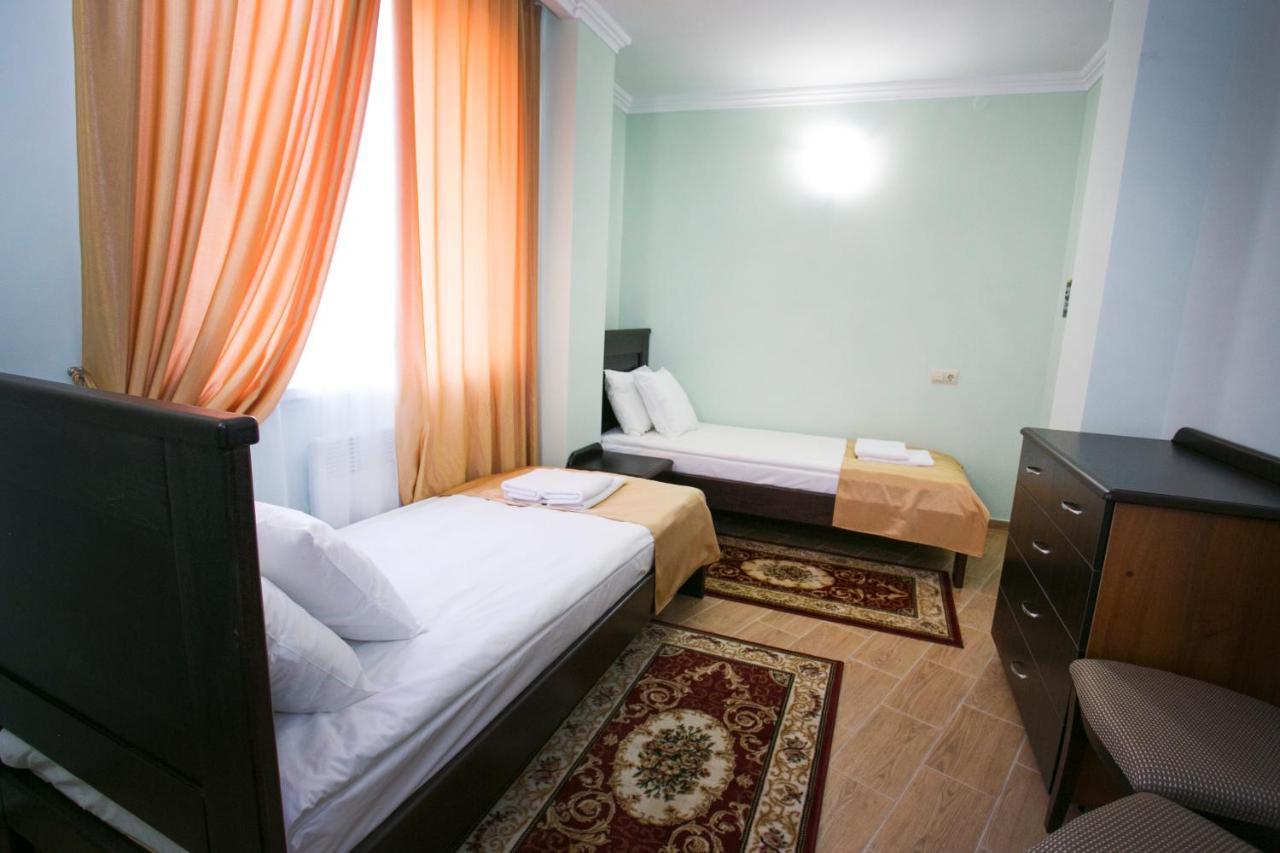 سوخومي Hotel Acra المظهر الخارجي الصورة