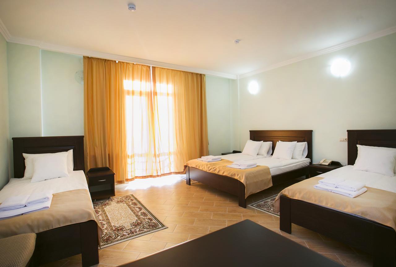 سوخومي Hotel Acra المظهر الخارجي الصورة