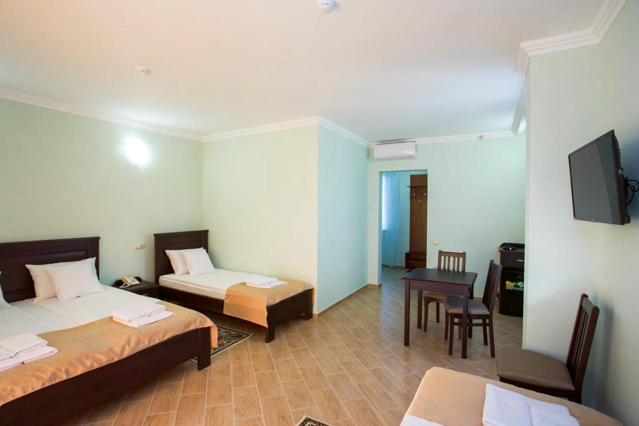 سوخومي Hotel Acra المظهر الخارجي الصورة