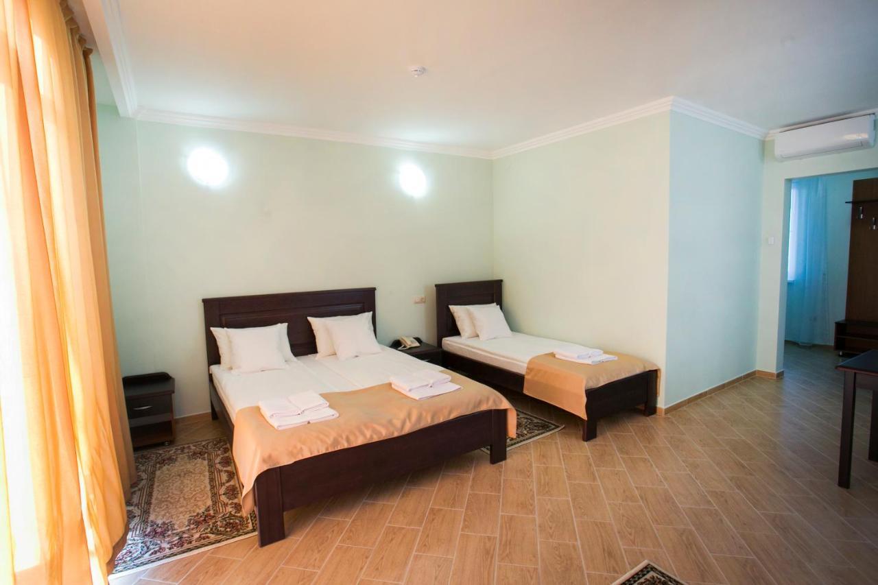 سوخومي Hotel Acra المظهر الخارجي الصورة