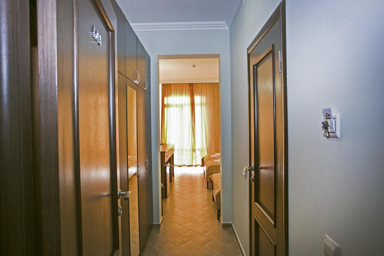 سوخومي Hotel Acra المظهر الخارجي الصورة