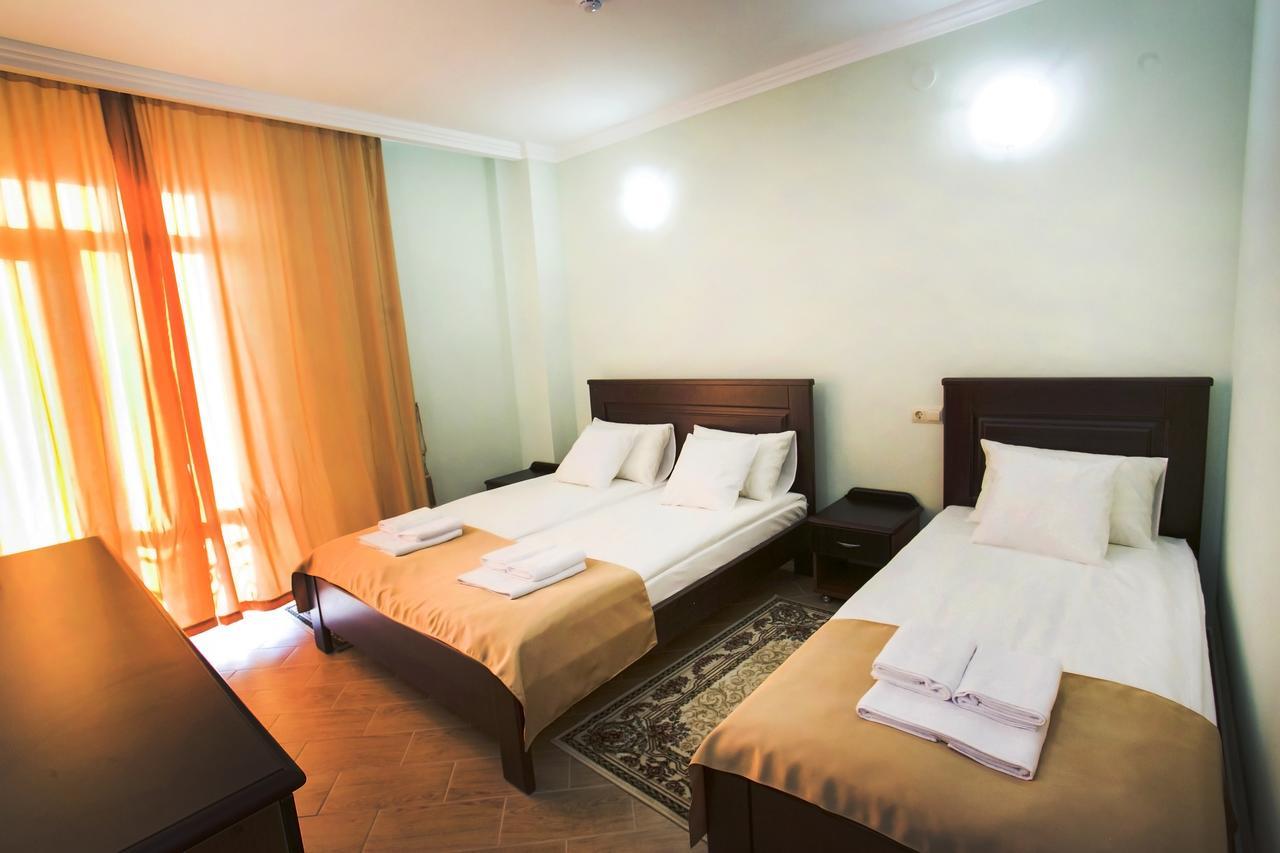 سوخومي Hotel Acra المظهر الخارجي الصورة