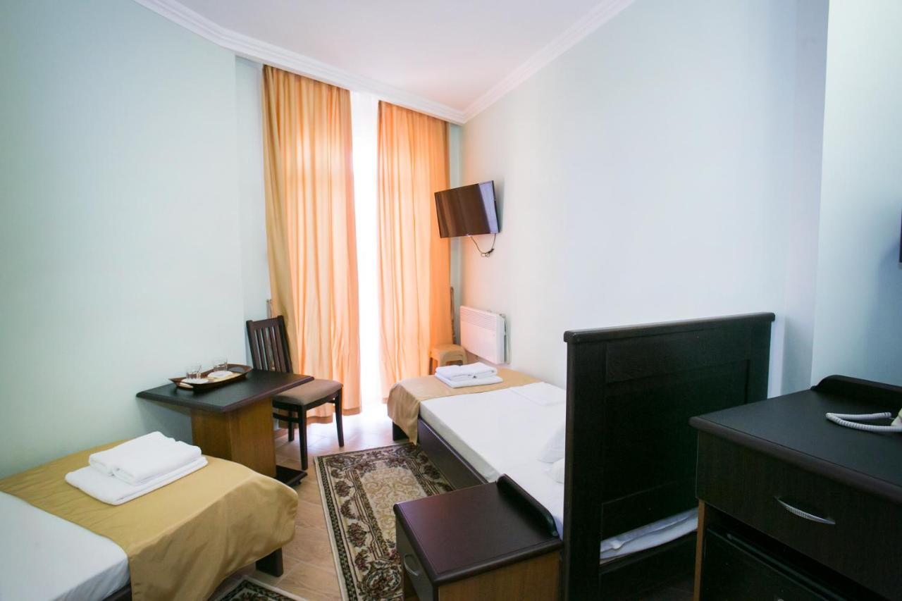 سوخومي Hotel Acra المظهر الخارجي الصورة