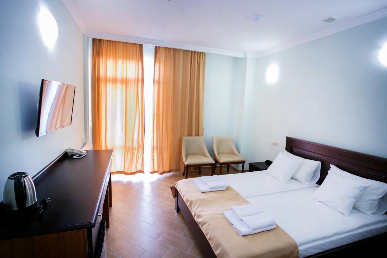سوخومي Hotel Acra المظهر الخارجي الصورة